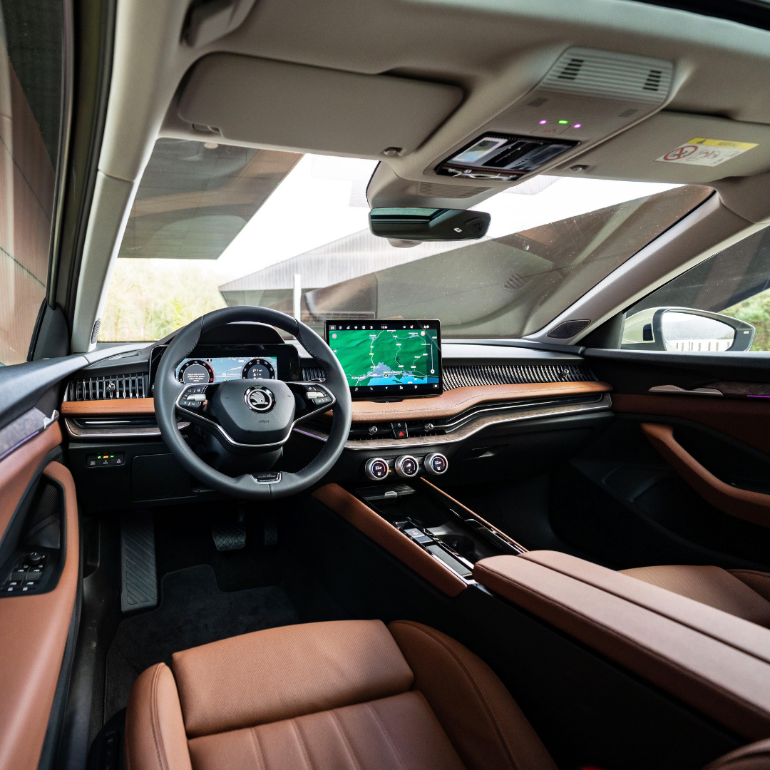 Superb Hatch
