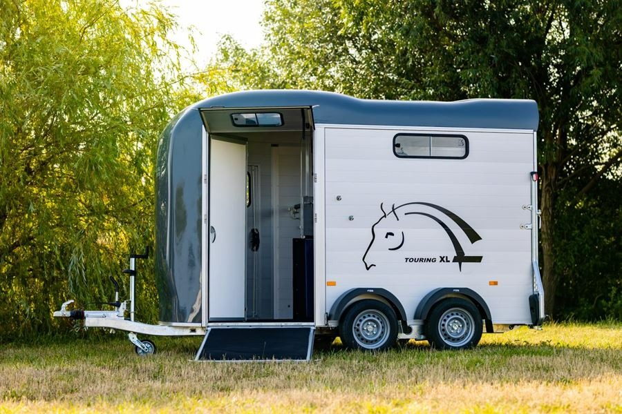 Touring XL with Built-in Tack Room