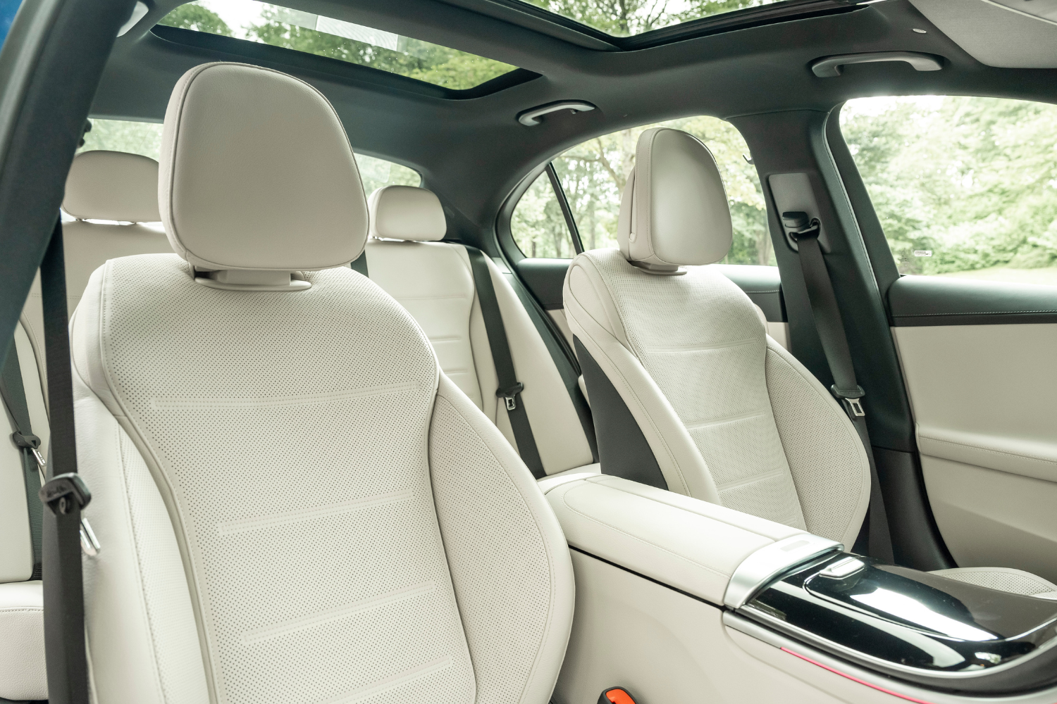 Mercedes-Benz C-Class Estate white/cream interior seats.