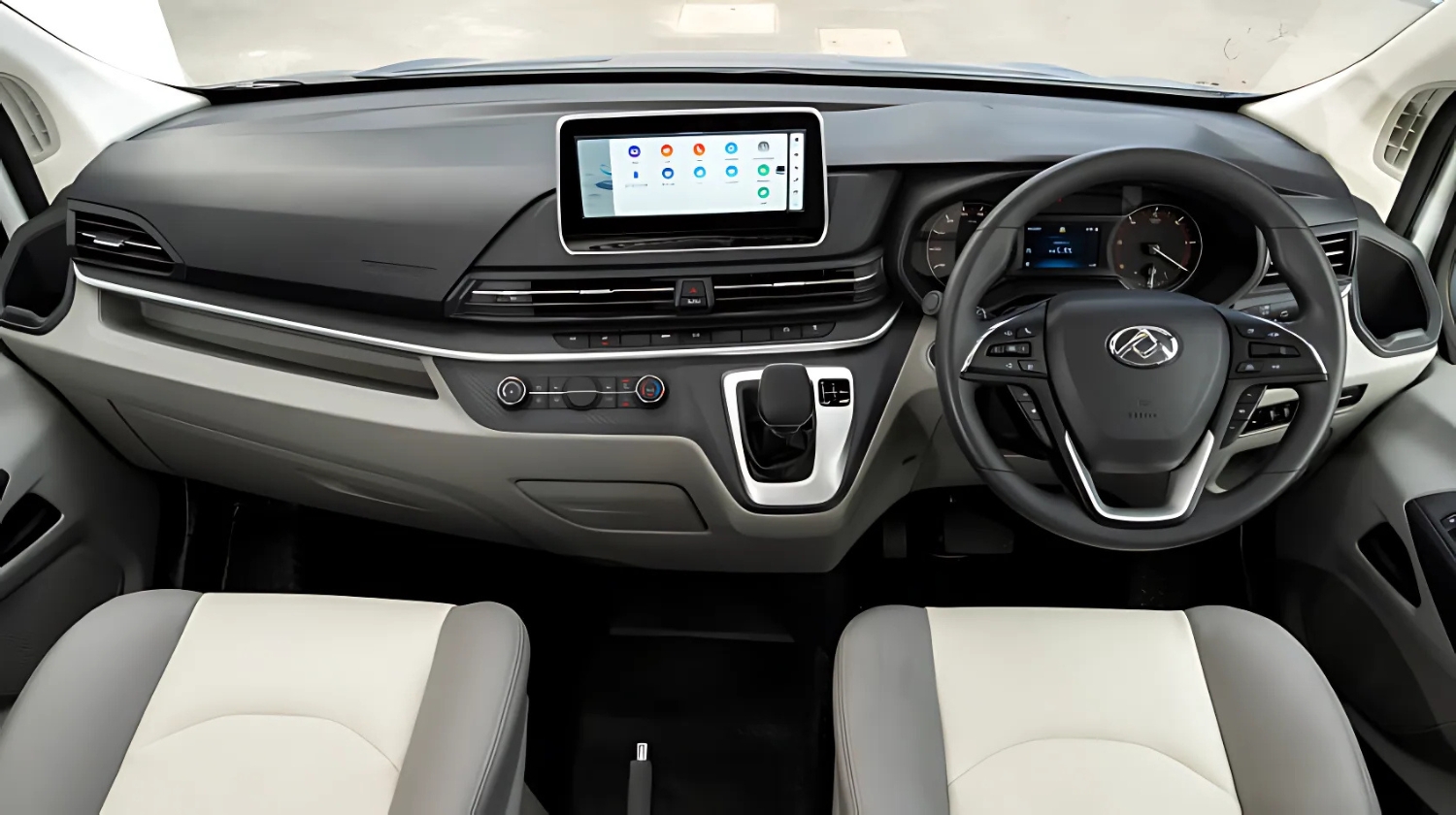 DELIVER 9 steering wheel and dashboard