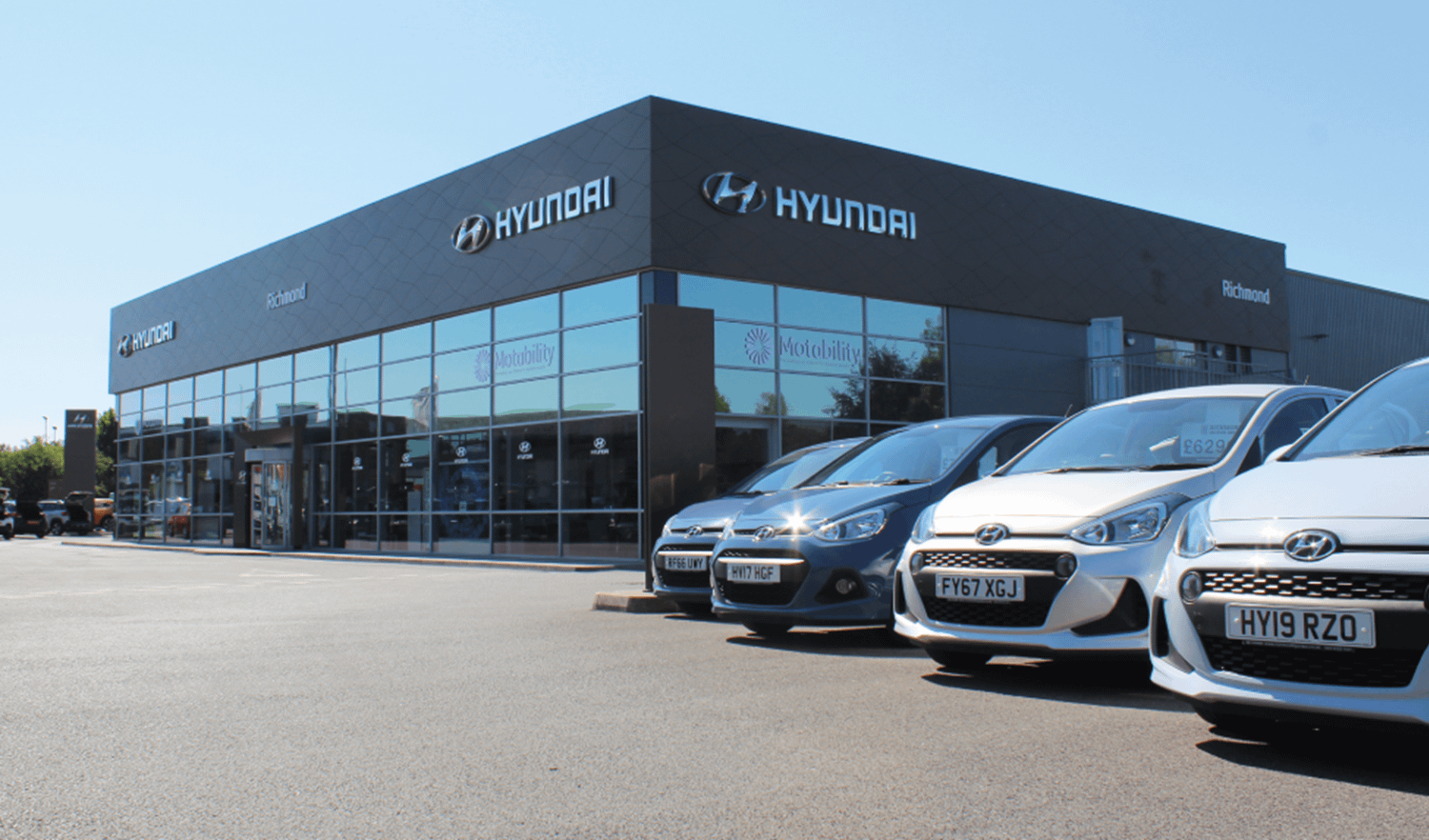 Hyundai Portsmouth - Showroom - Exterior