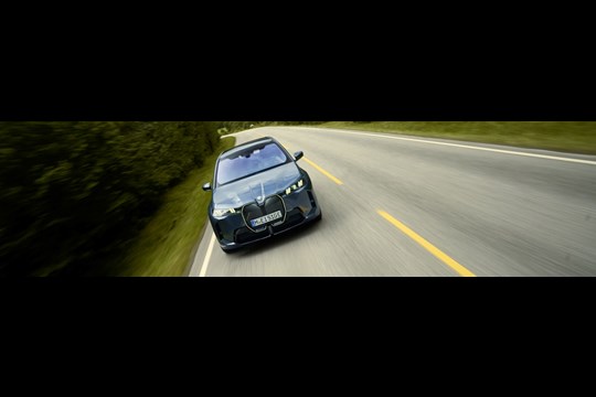 BMW iX