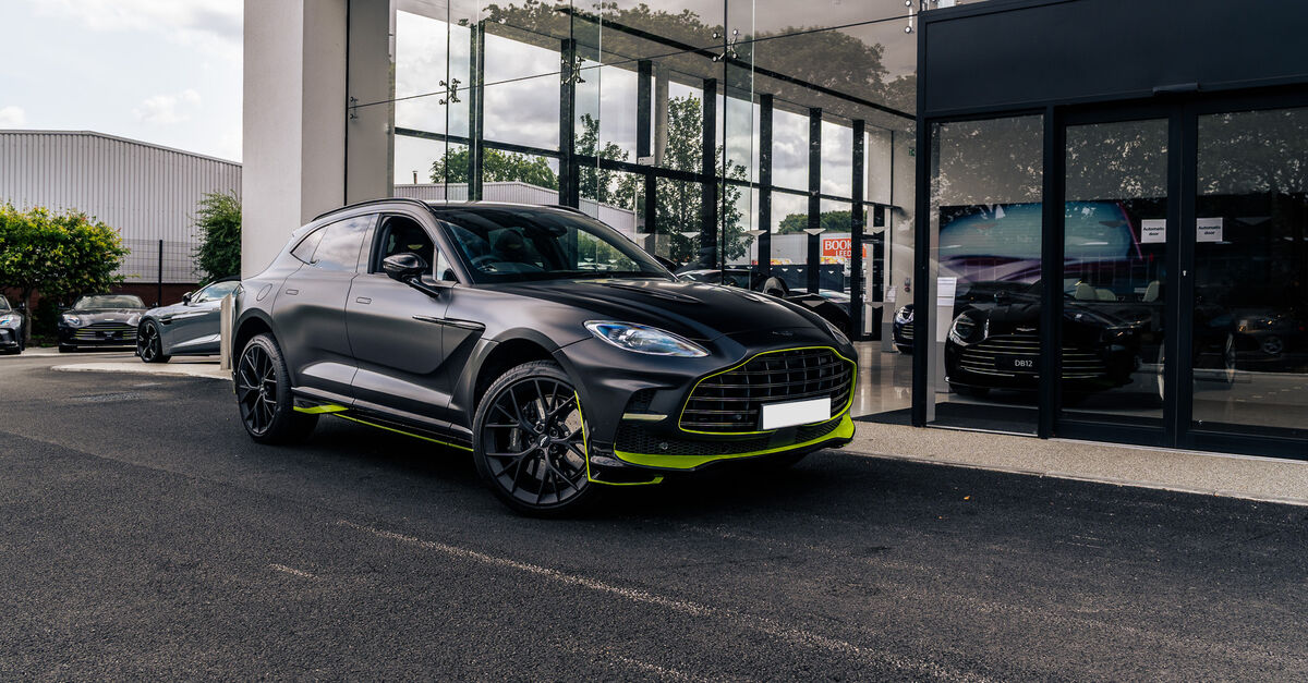 Aston Martin DBX 707