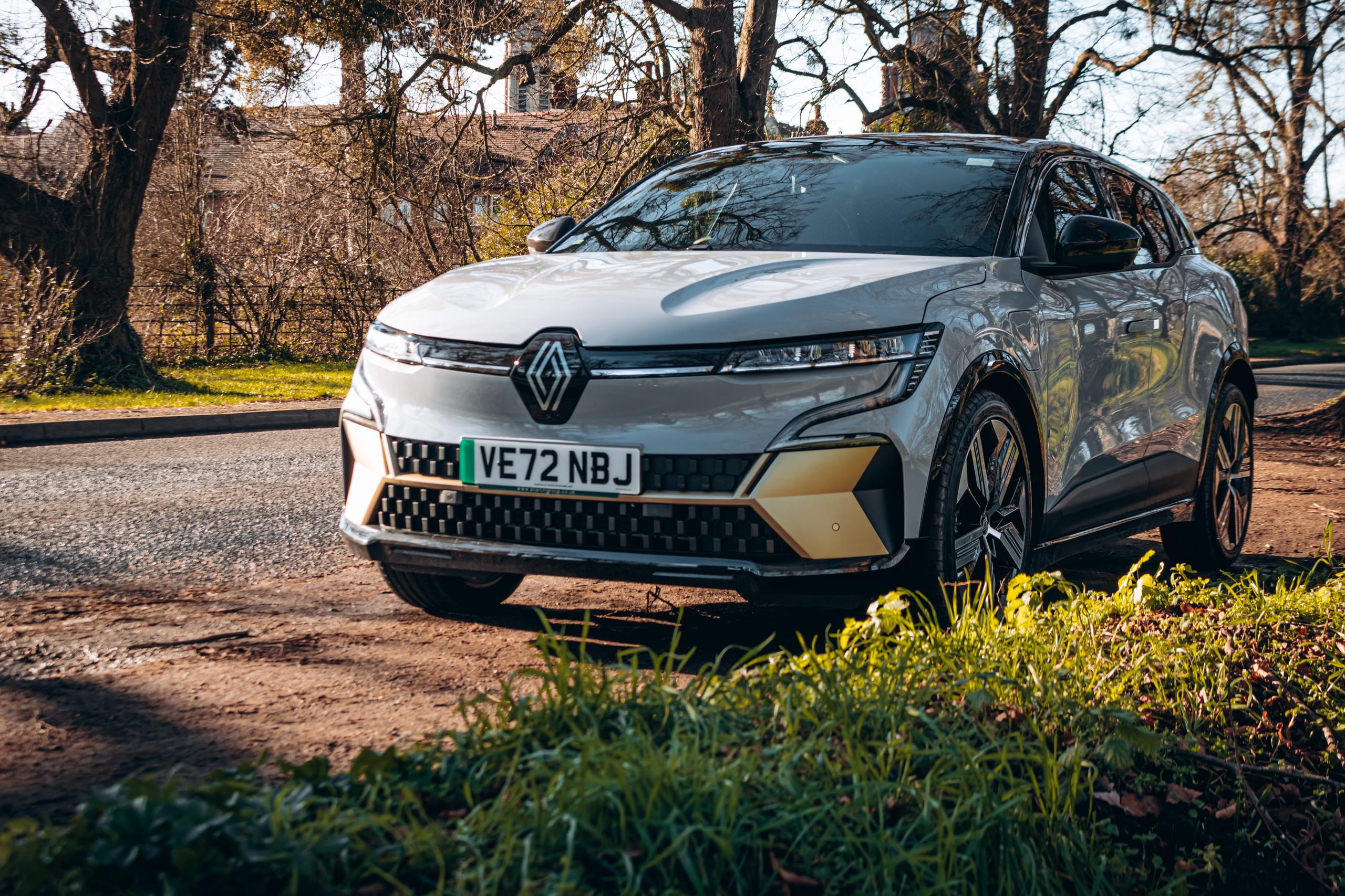 Taking the All New Renault Megane 100% Electric for a Test Drive
