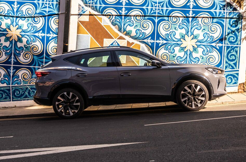 The Best Hybrid Cars to Buy in 2025