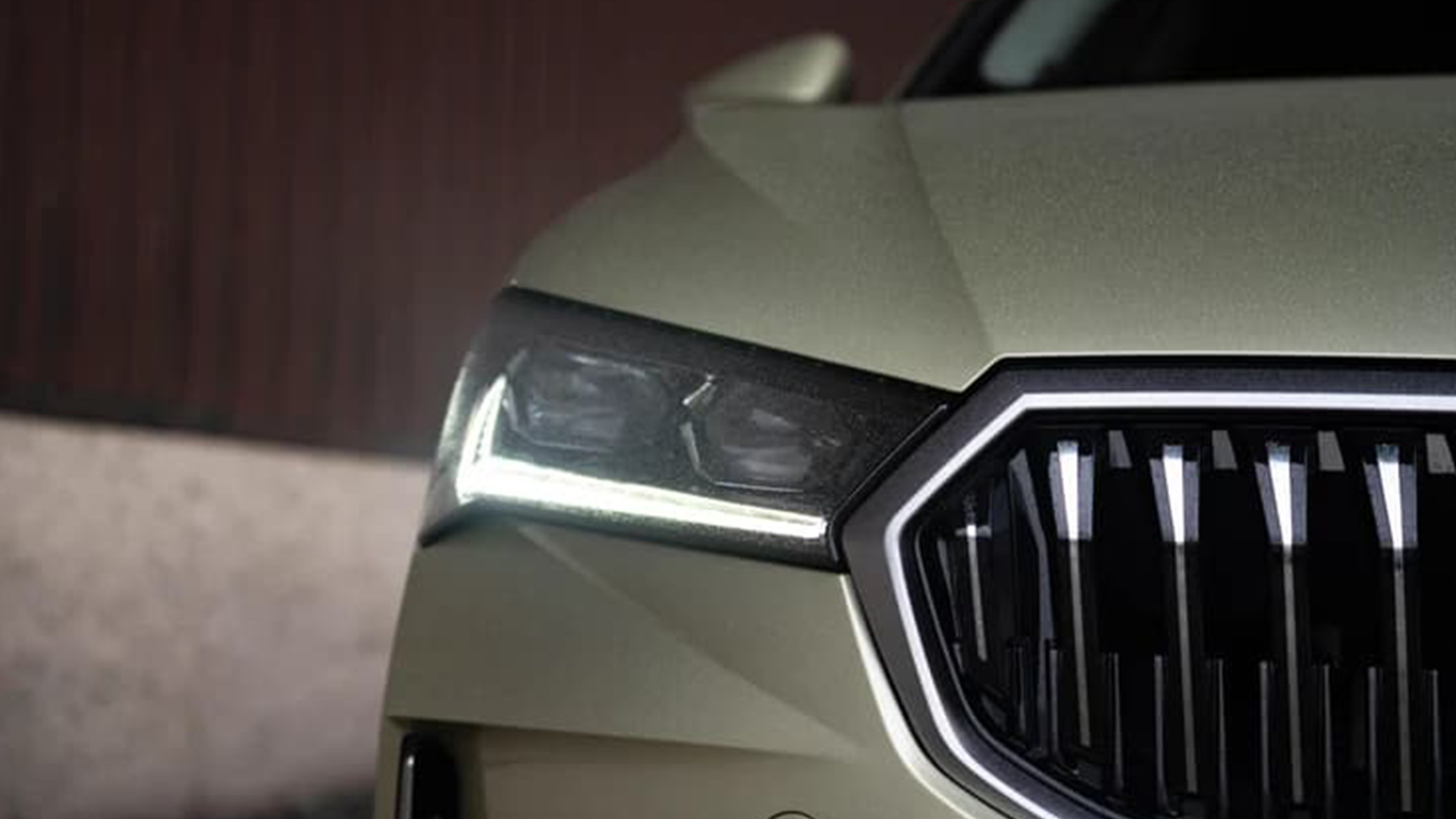 Superb Hatch