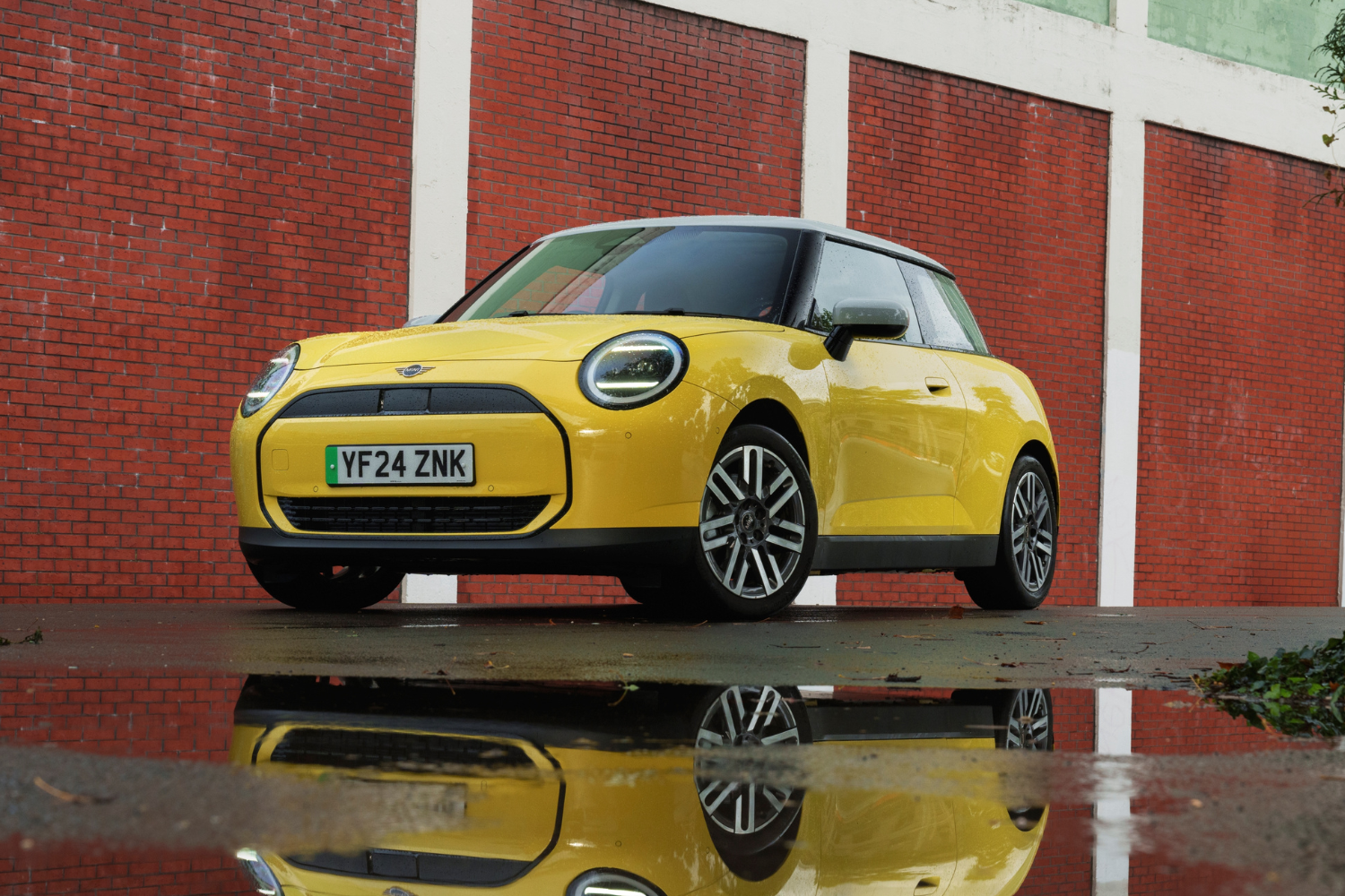 Save 10% on Genuine MINi Wiper Blades & Screen wash