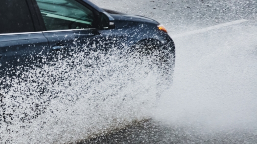 Aquaplaning: What It Is and How to Avoid It