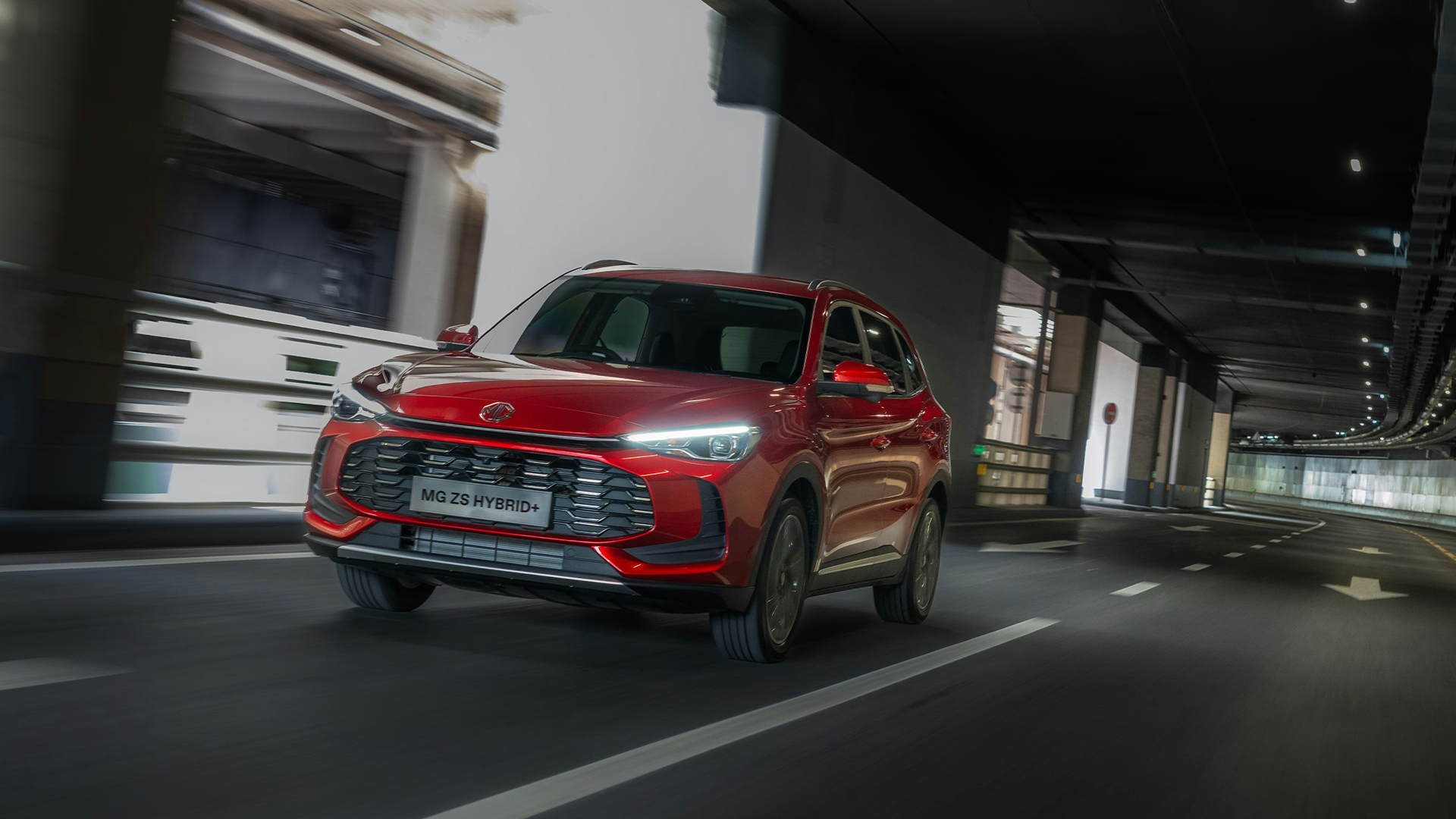 mg zs hybrid+ driving