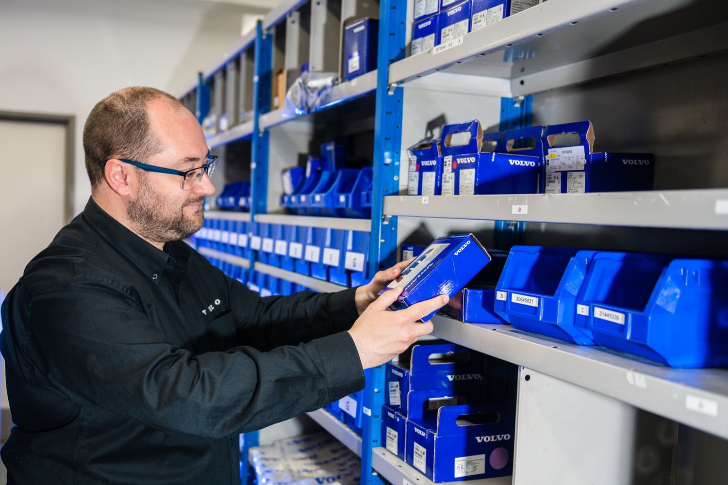 Agnew Belfast Volvo Repair Specialist inspects Volvo Genuine Parts