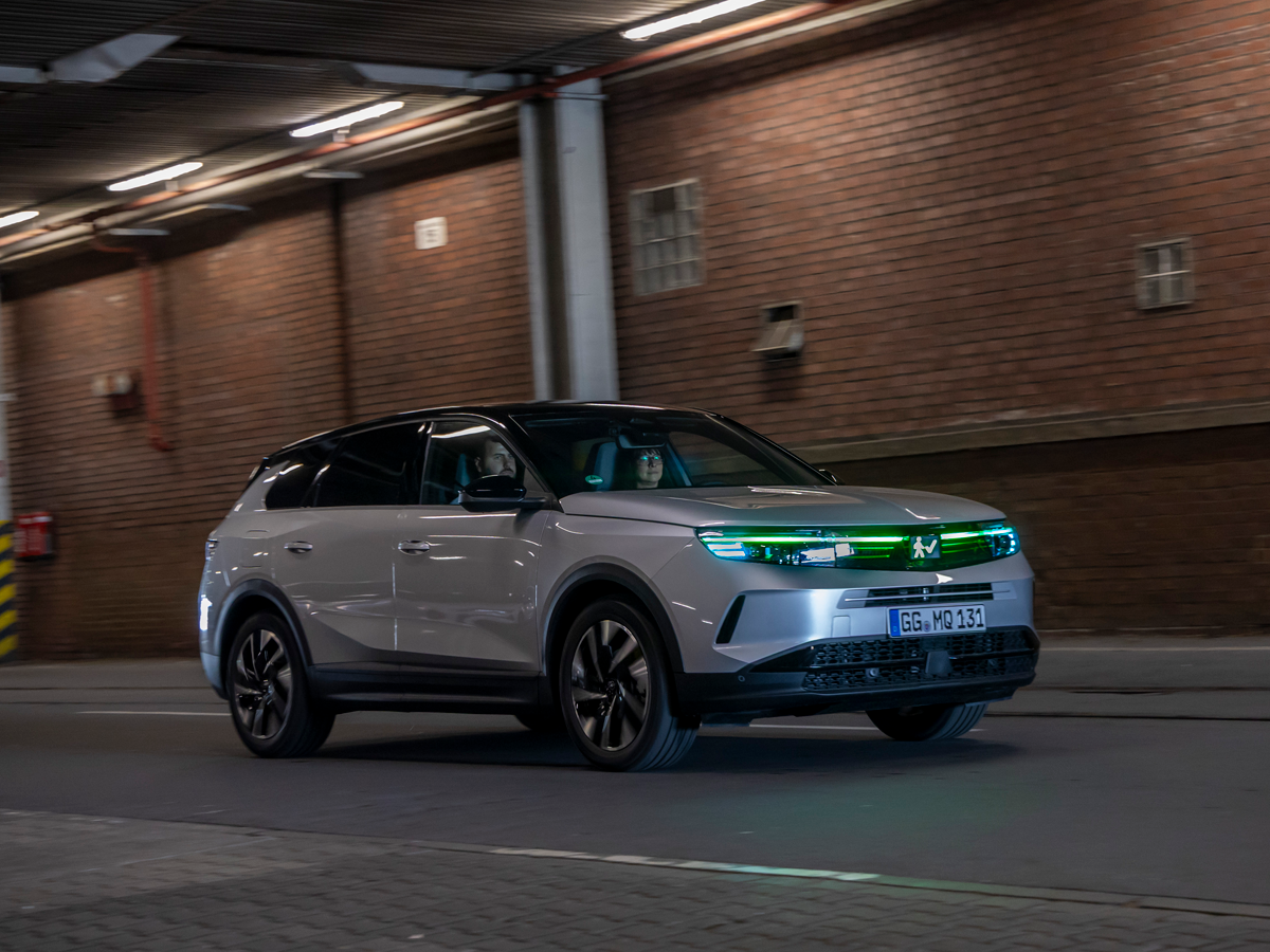 Vauxhall Showcase AI-Powered Light Communication