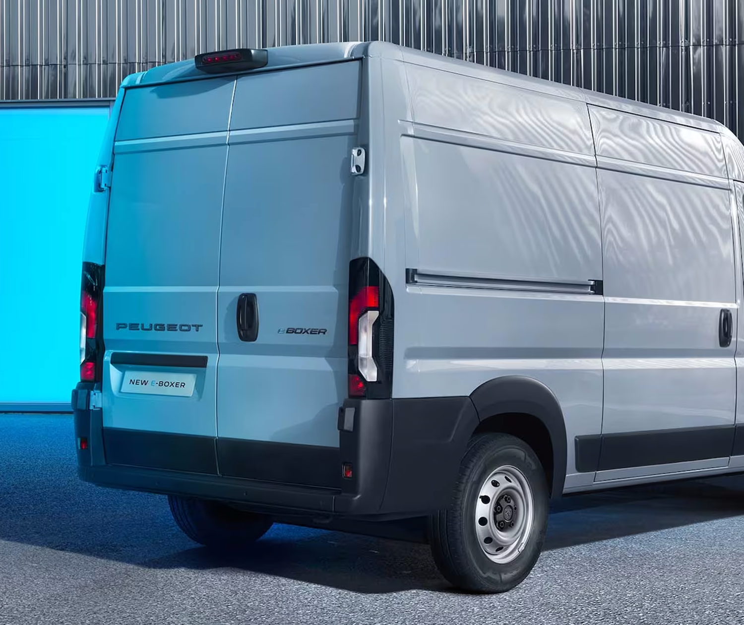 Peugeot e-boxer driving range