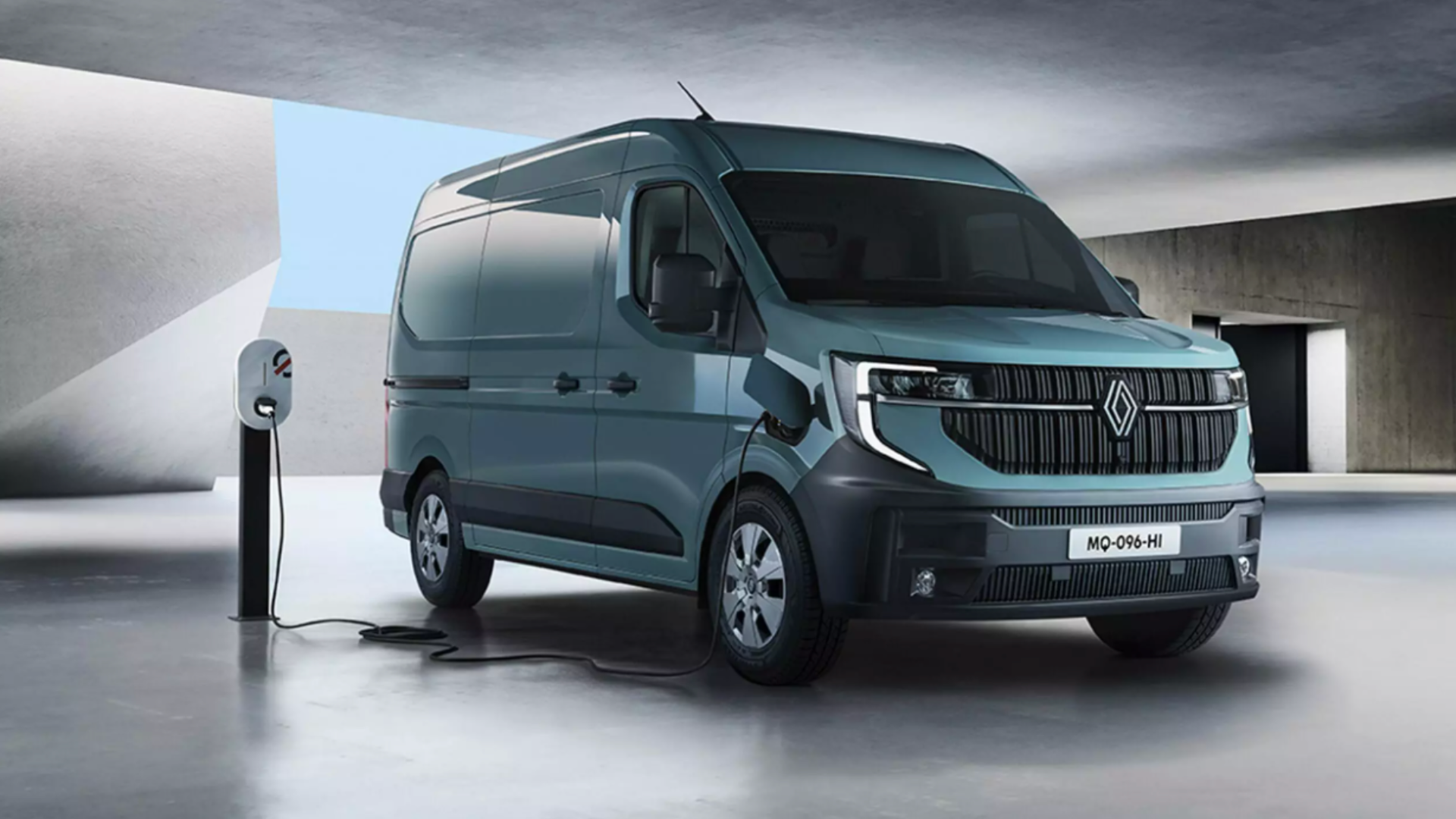 The Renault Master E-Tech Crowned International Van of the Year 2025