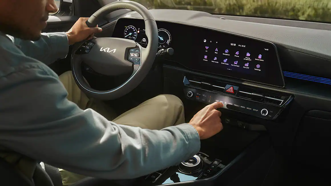 Kia steering wheel and infotainment system
