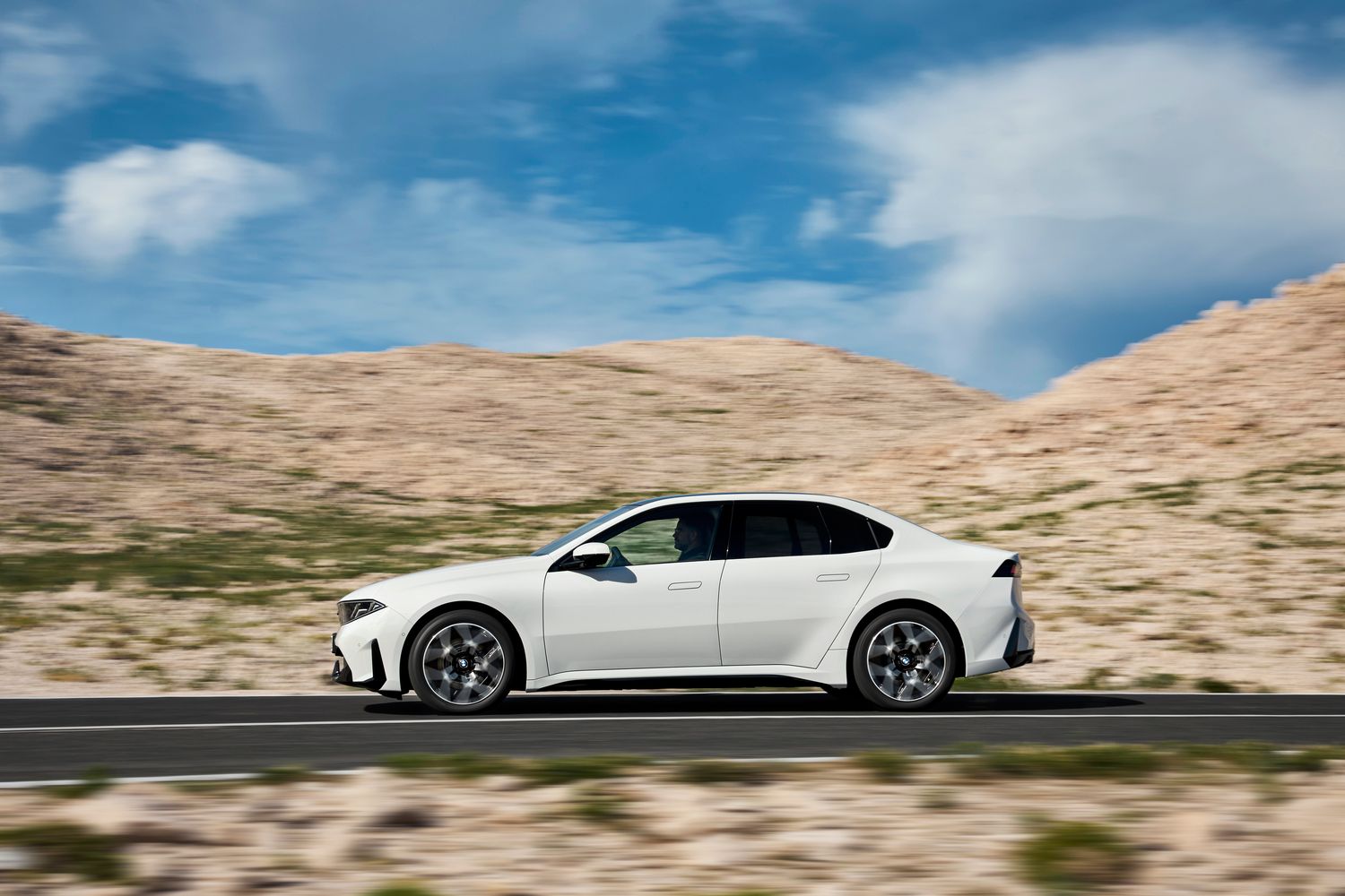 Side view of the new BMW i3