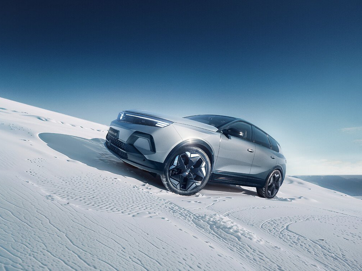 Vauxhall's Grandland Electric AWD Pricing and Specification Revealed