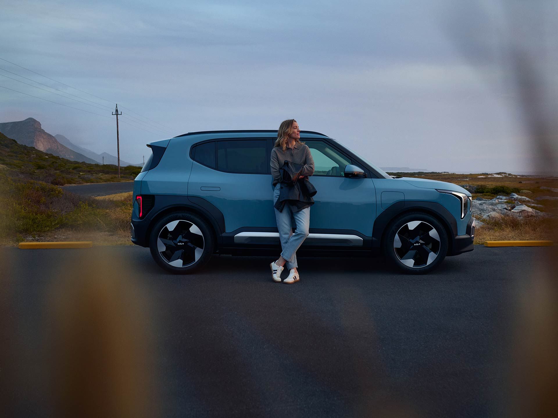 side view of kia EV2