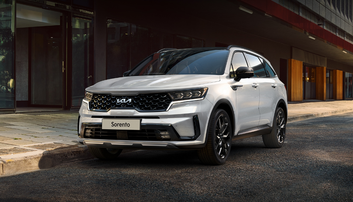 KIA Sorento white front on