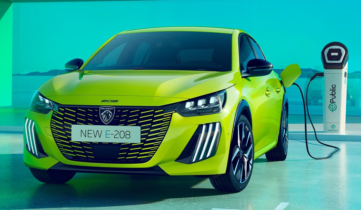 green peugeot 208