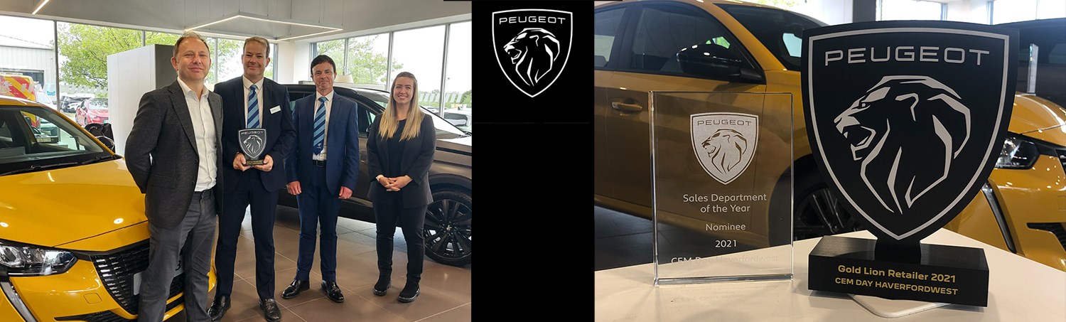 Peugeot employees with Gold Lion Retailer 2021 award