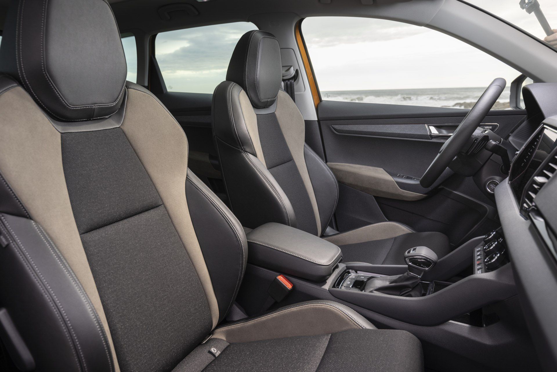 New Skoda Karoq, available at Agnew Skoda Belfast and Agnew Skoda Mallusk, front passenger interior