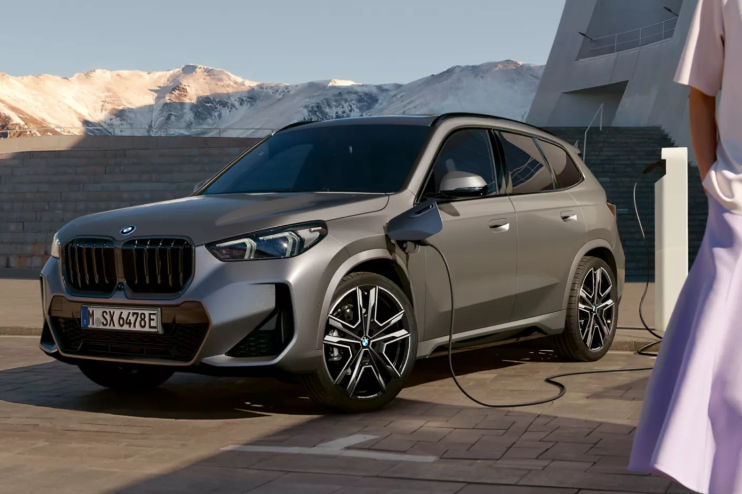 Northern Ireland EV Drivers Report Record Satisfaction in 2025 Survey 