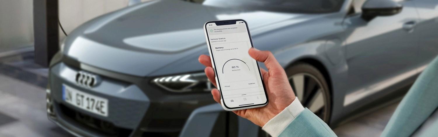 Person has the Audi Connect app open on their mobile with Audi e-tron GT quattro