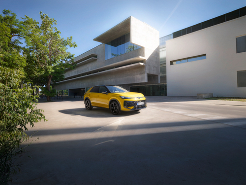 Save £1,200 on the Award-Winning New Volkswagen T-Roc
