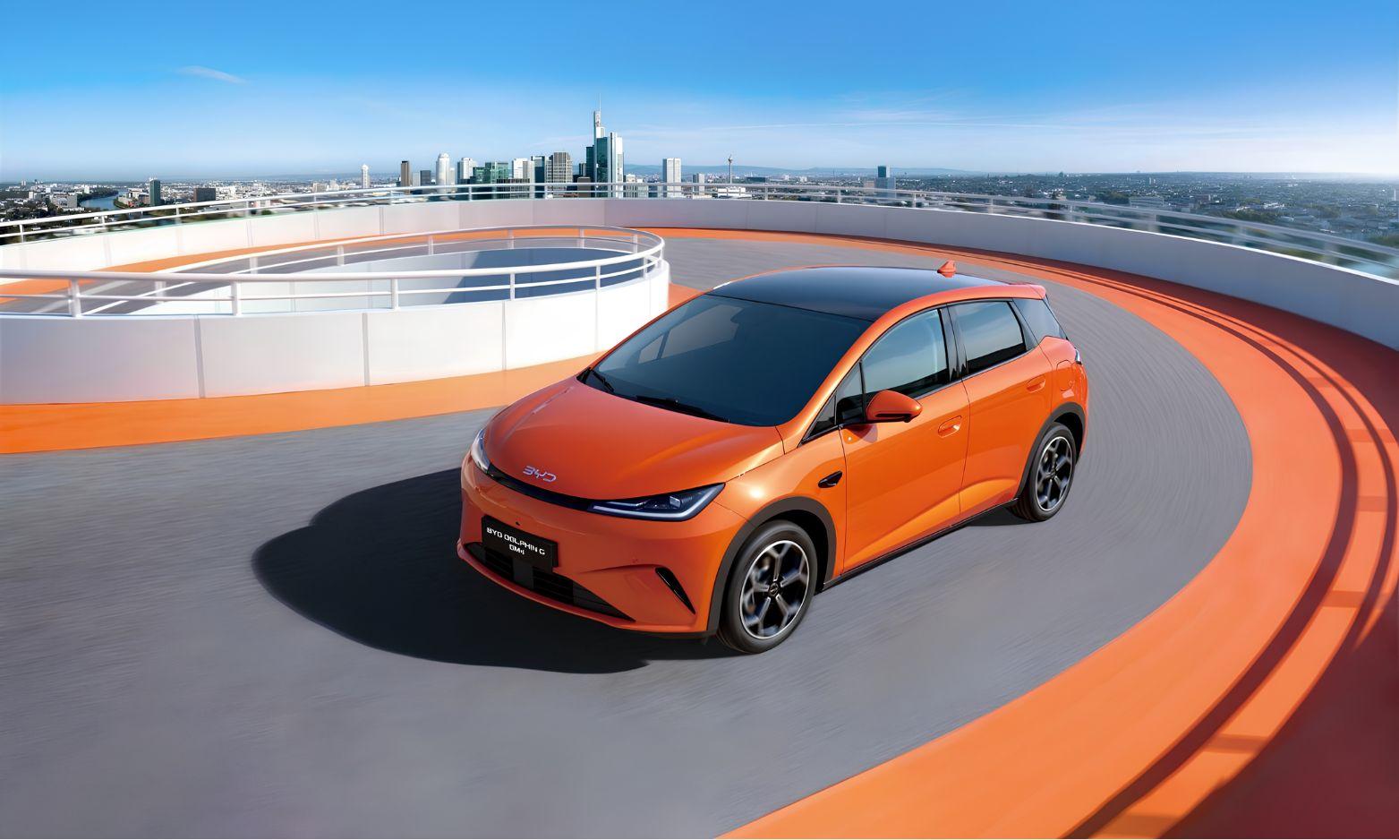 BYD’s New Plug-in Hybrid Supermini: the Dolphin G DM-i
