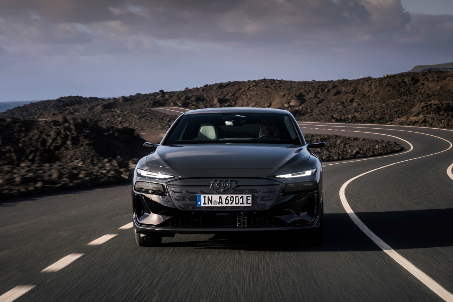 Front end of the new Audi A6 Avant e-tron performance in Magnet grey.
